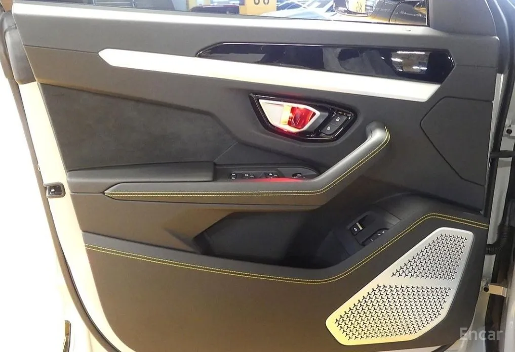 Фото 15 - Lamborghini Urus