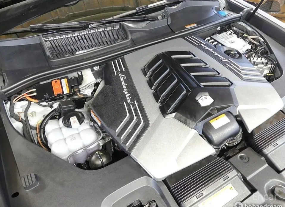 Фото 6 - Lamborghini Urus