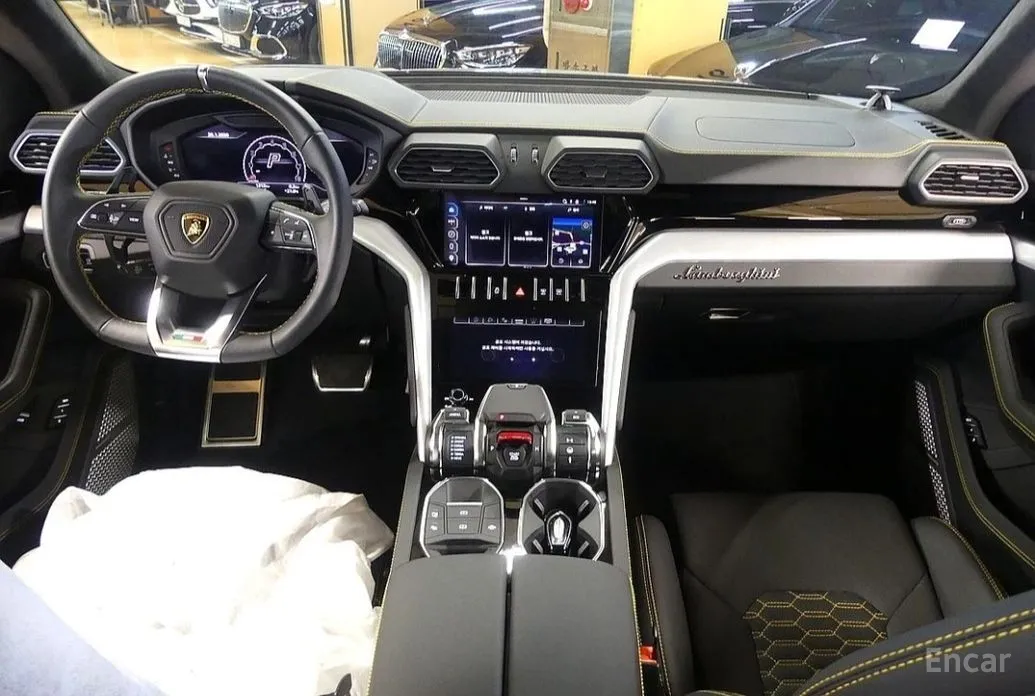 Фото 7 - Lamborghini Urus