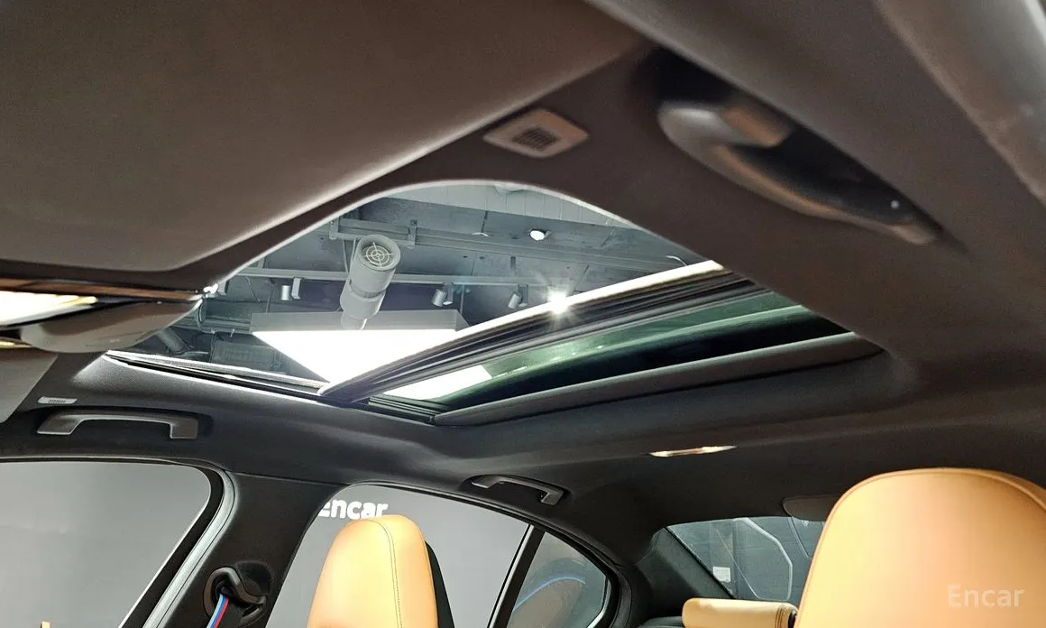 Photo 19 - BMW 3 Series