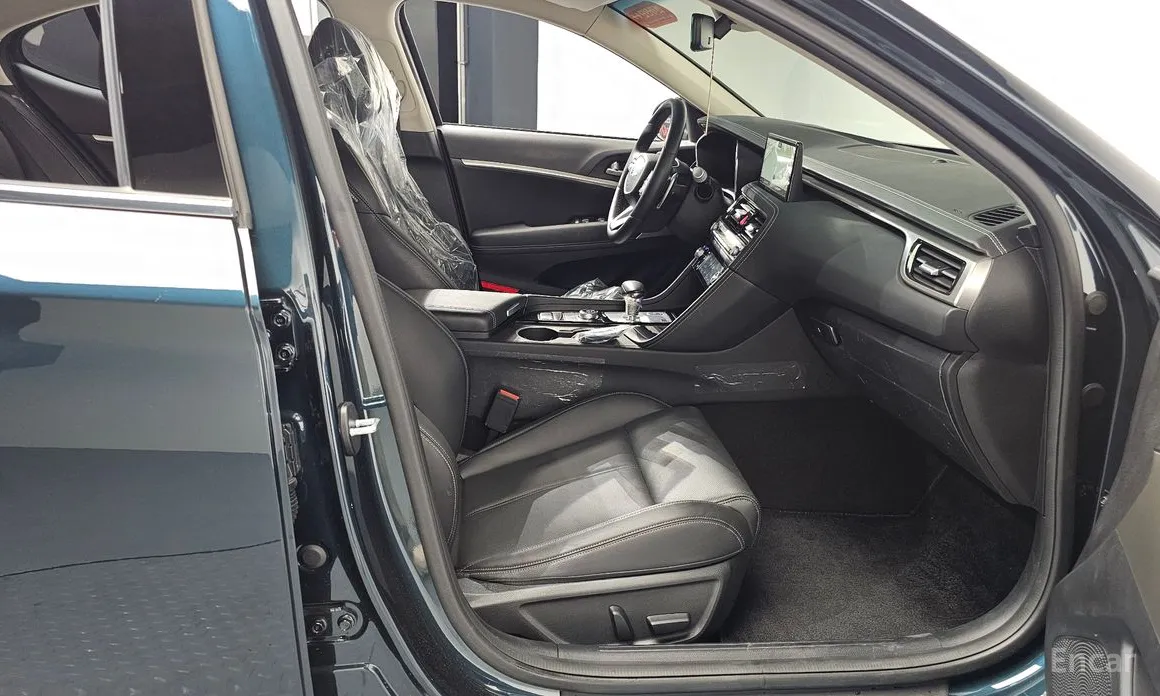 Фото 11 - Genesis G70