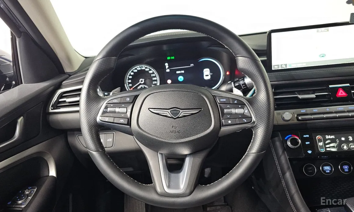 Фото 13 - Genesis G70