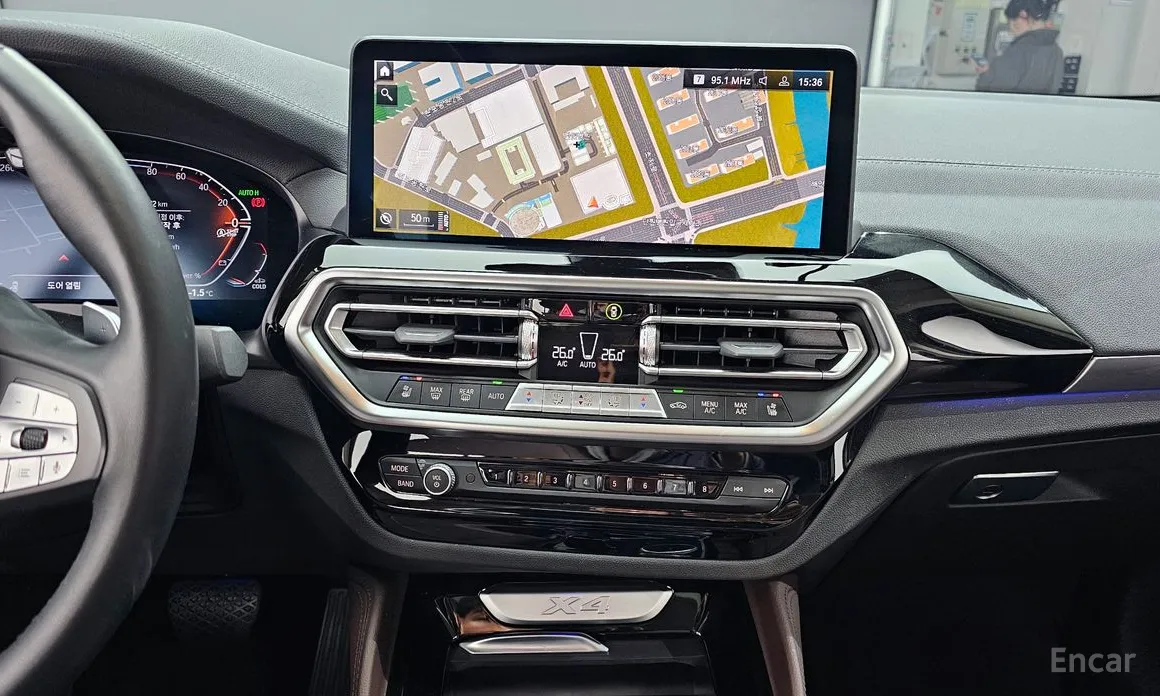 Фото 19 - BMW X4