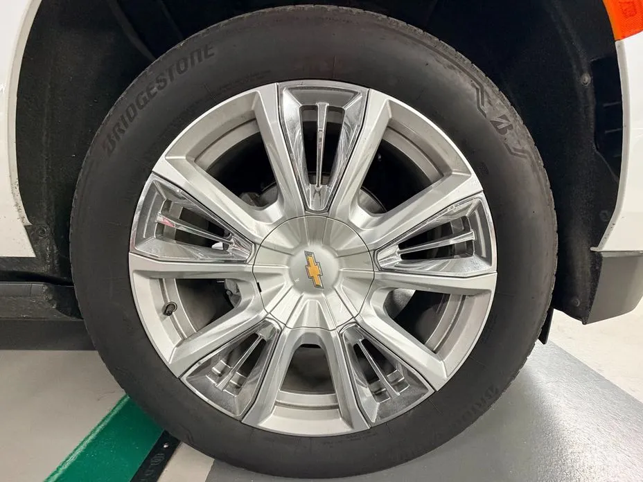 Фото 4 - Chevrolet Tahoe