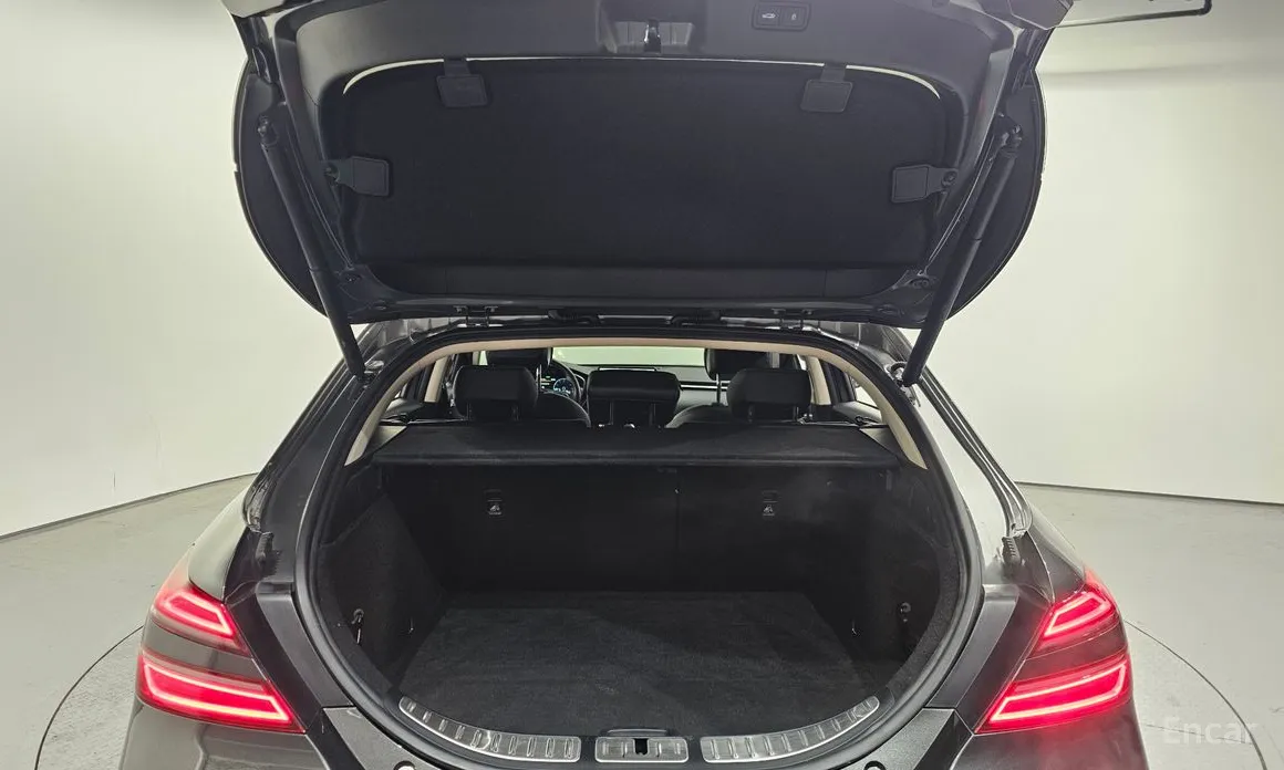 Фото 20 - Genesis G70