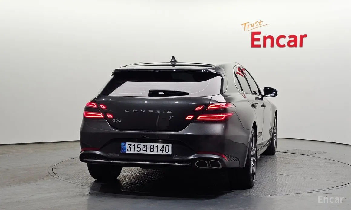 Фото 4 - Genesis G70