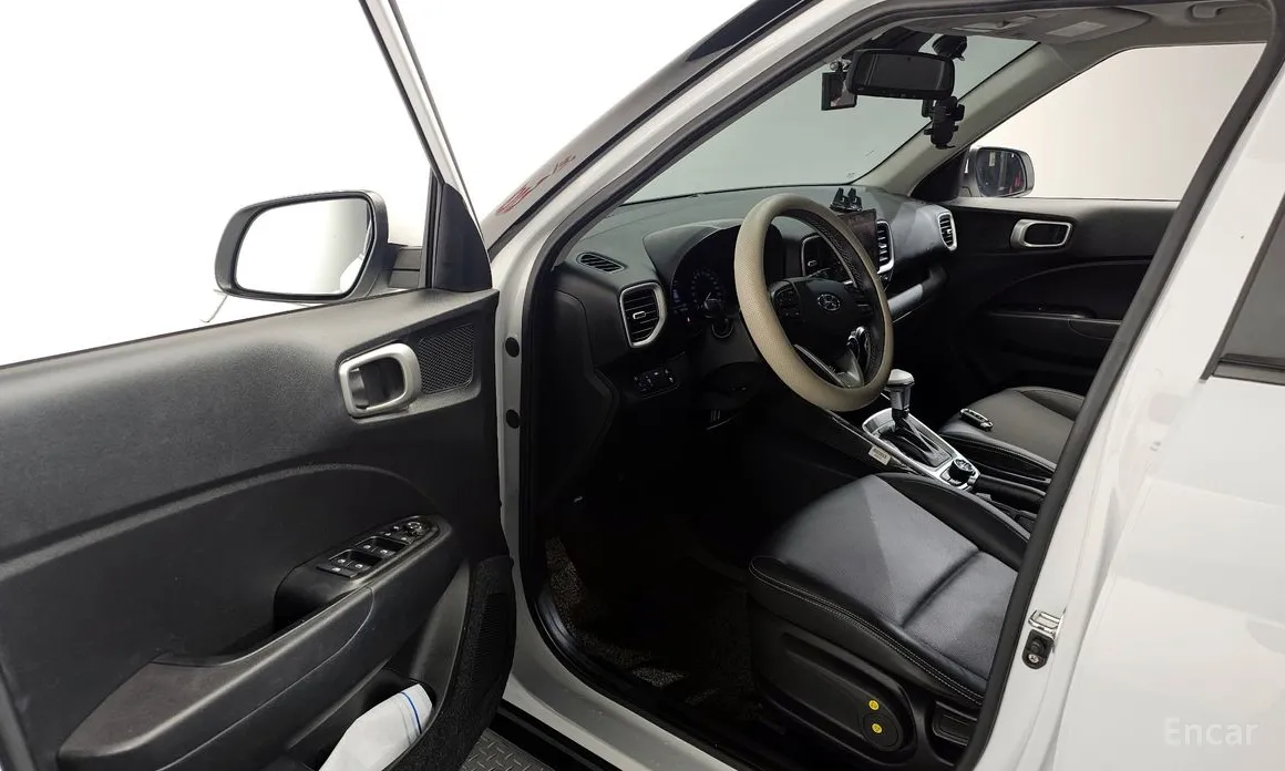 Фото 10 - Hyundai Venue