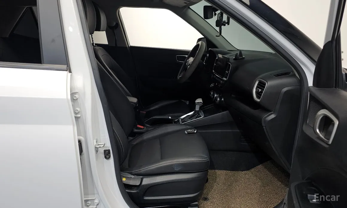 Фото 11 - Hyundai Venue