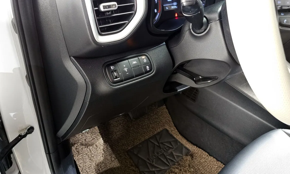 Фото 14 - Hyundai Venue