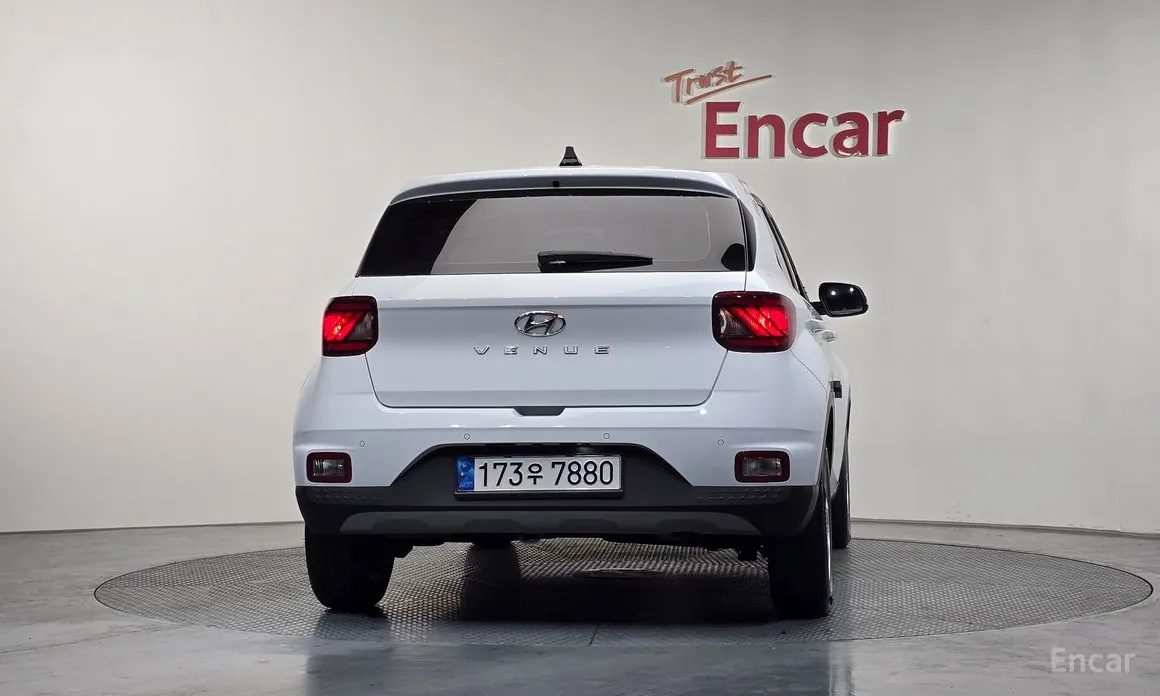 Фото 4 - Hyundai Venue