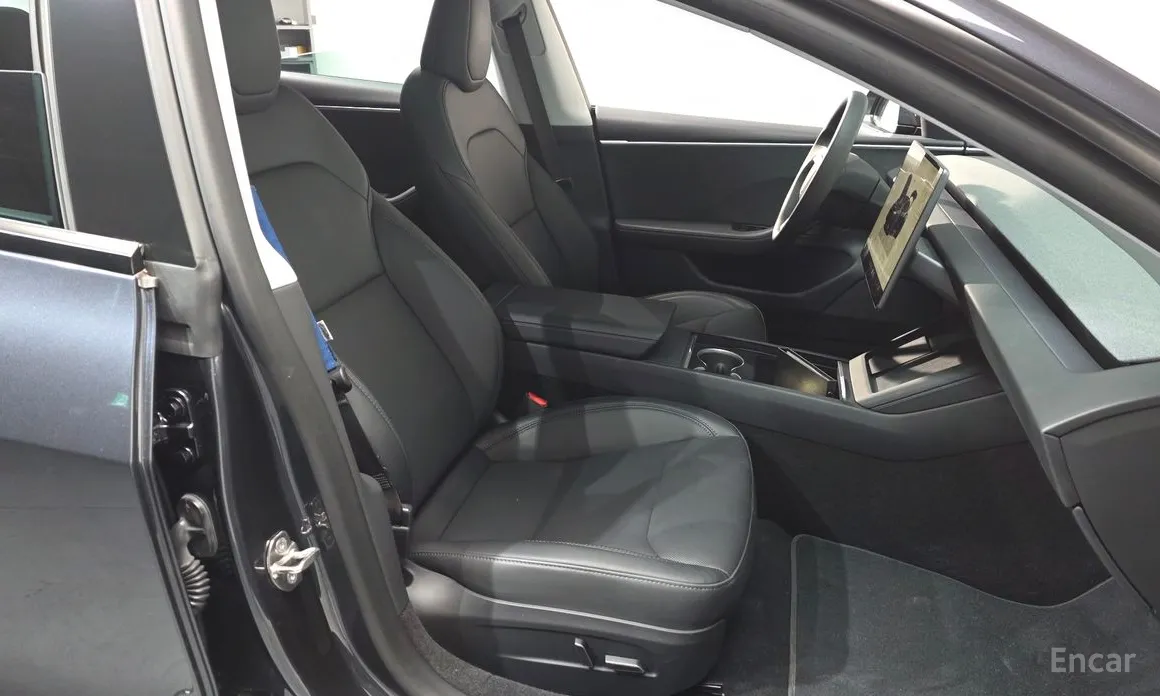 Фото 10 - Tesla Model 3