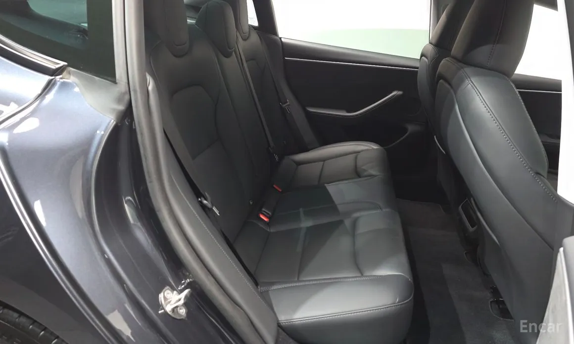 Фото 11 - Tesla Model 3