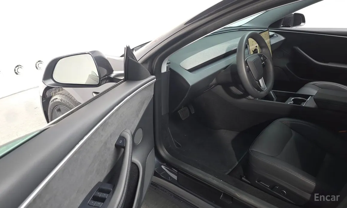 Фото 12 - Tesla Model 3