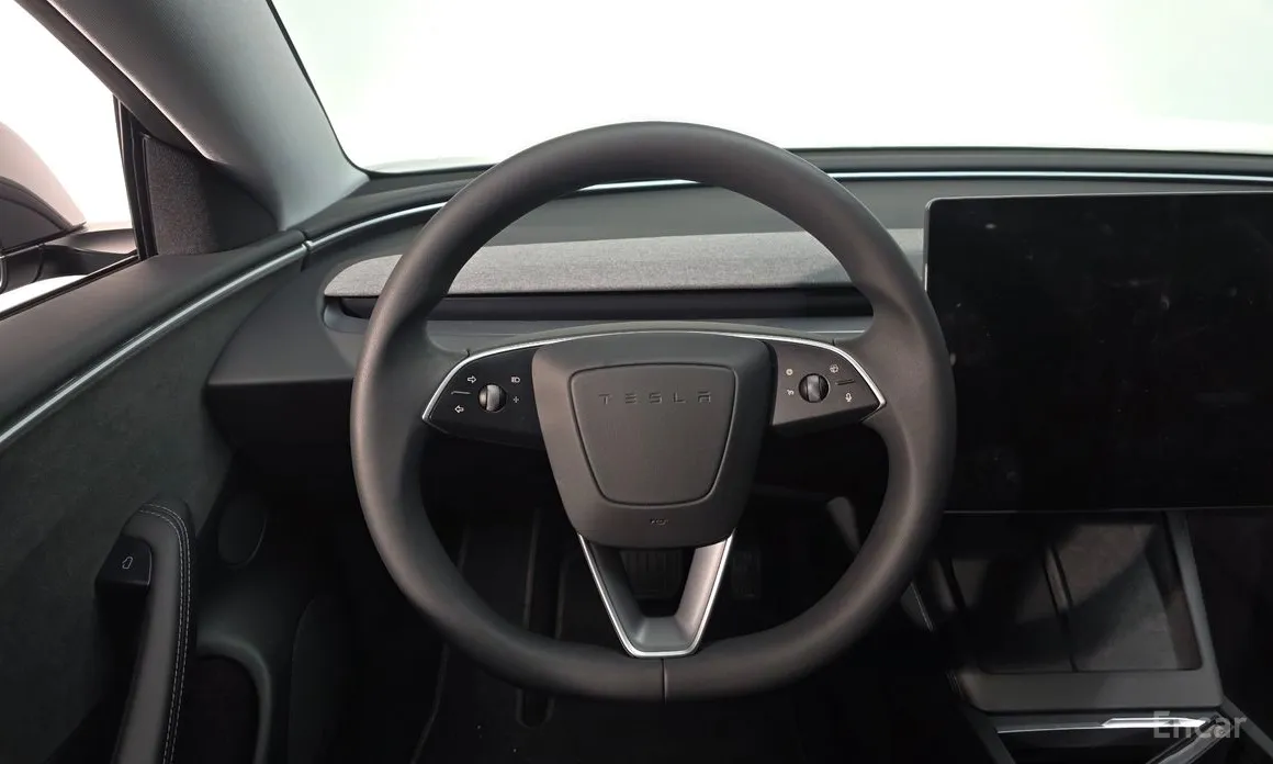 Фото 13 - Tesla Model 3