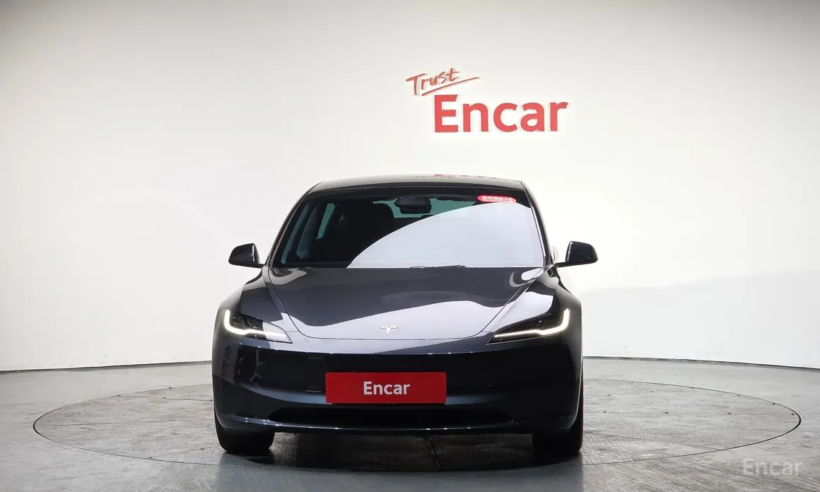 Фото 3 - Tesla Model 3