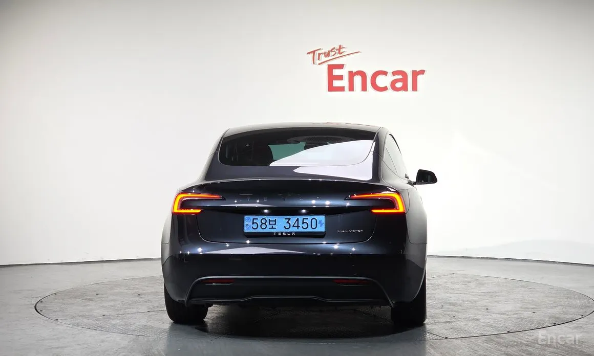 Фото 4 - Tesla Model 3