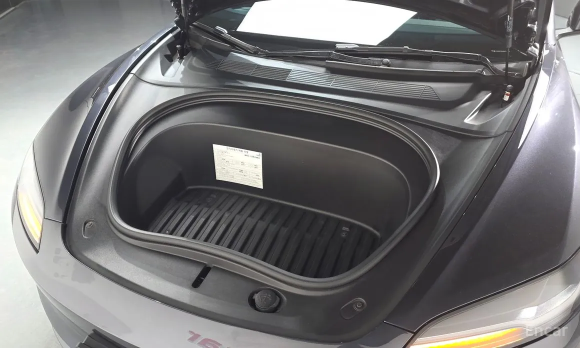 Фото 6 - Tesla Model 3