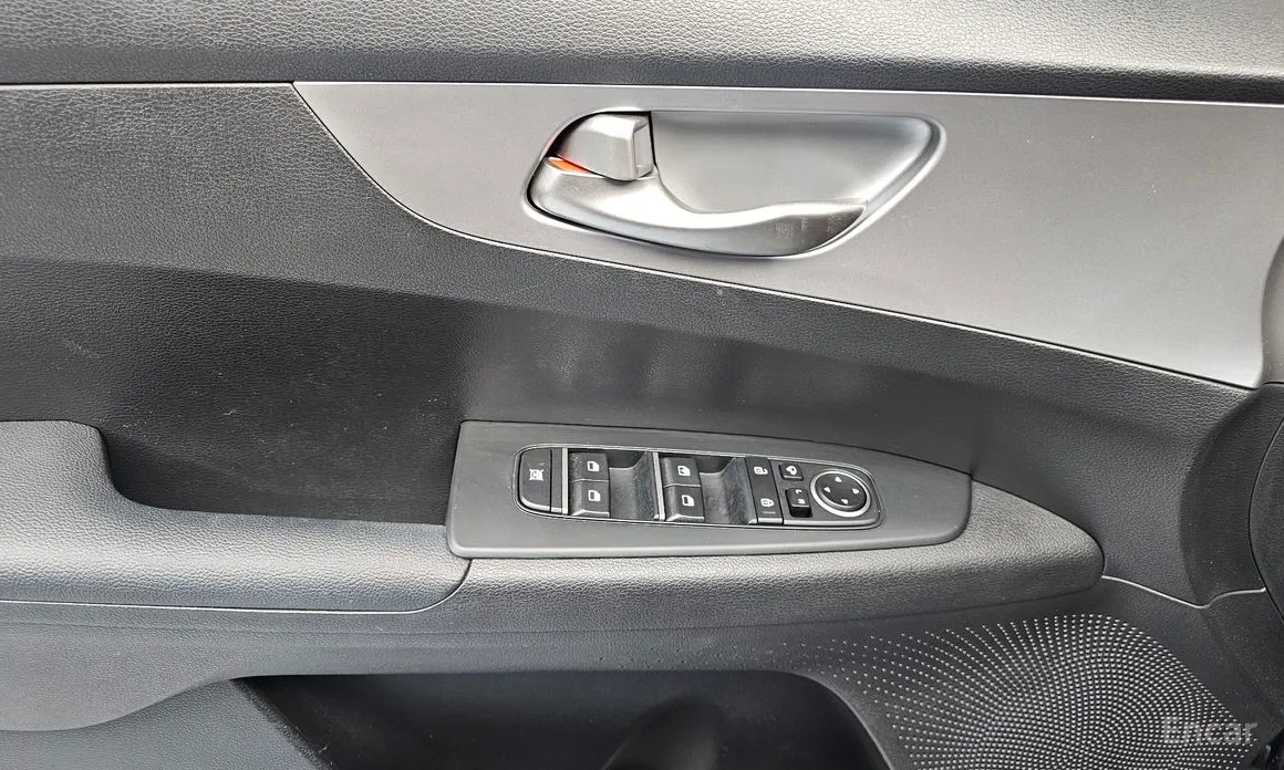 Фото 17 - Kia K3