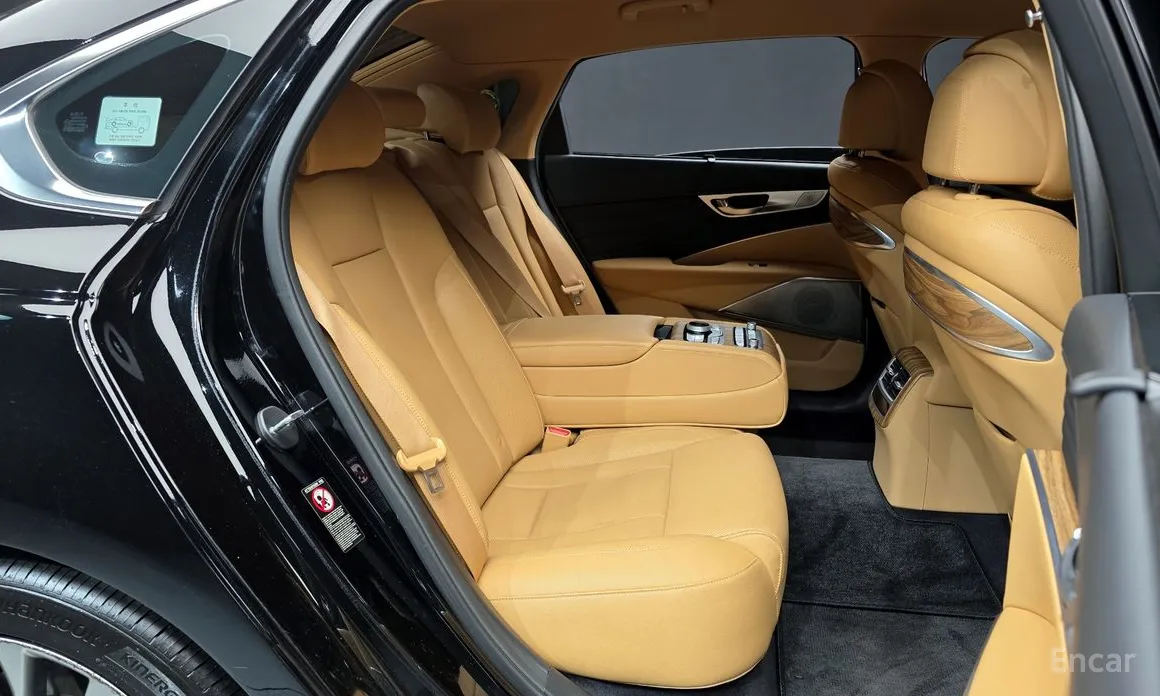 Фото 12 - Kia K9