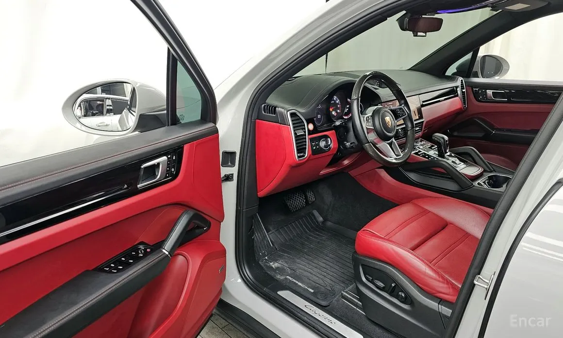 Фото 10 - Porsche Cayenne