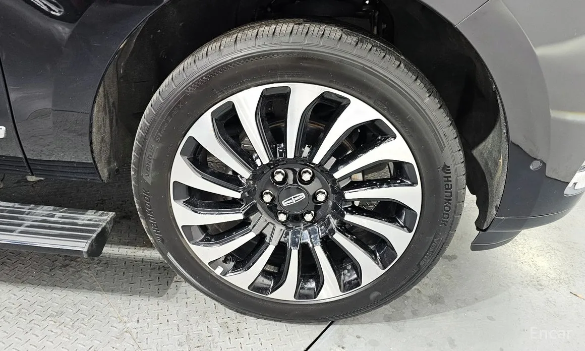 Фото 5 - Lincoln Navigator