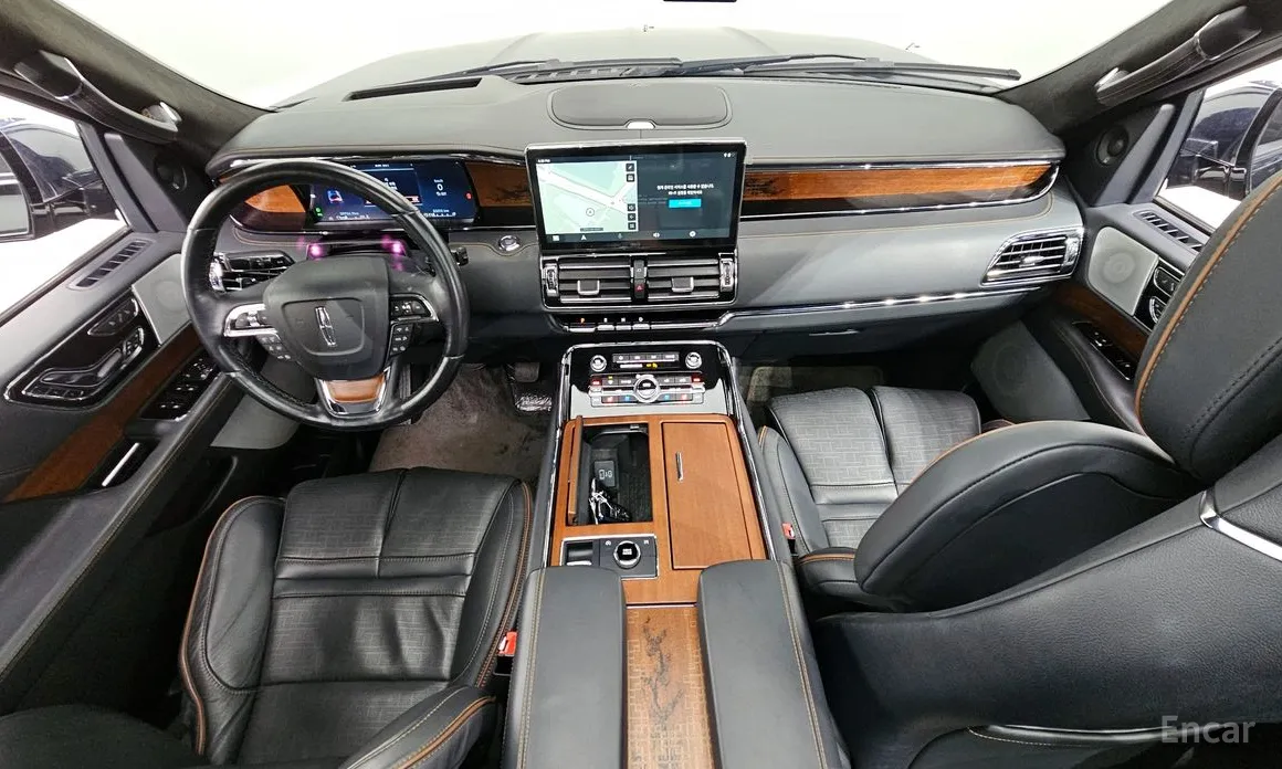 Фото 7 - Lincoln Navigator