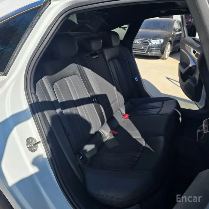 Фото 13 - Audi A6