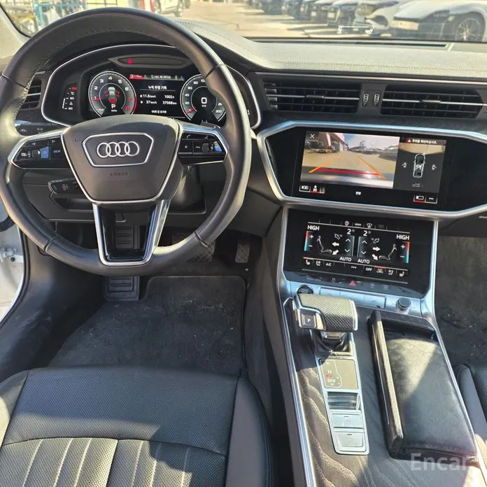 Фото 15 - Audi A6