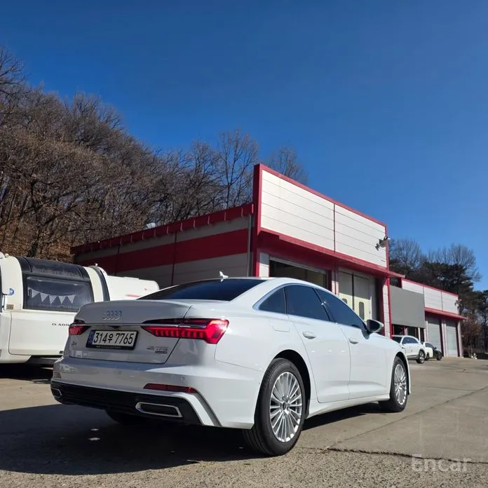 Фото 6 - Audi A6