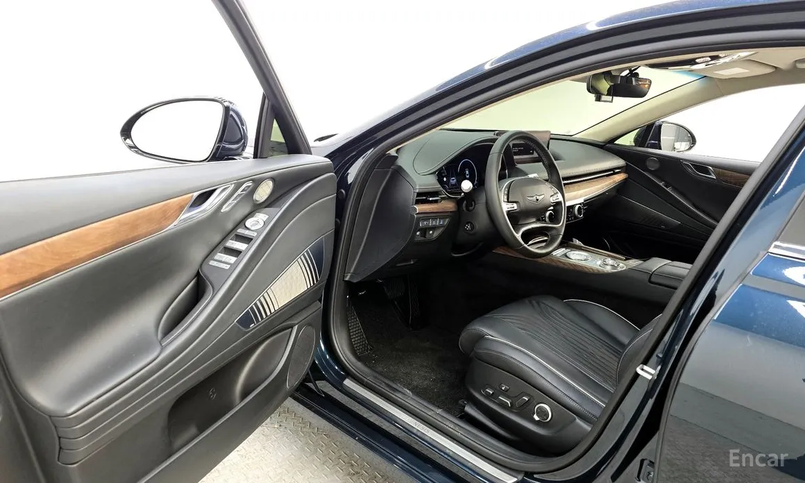 Фото 11 - Genesis G80