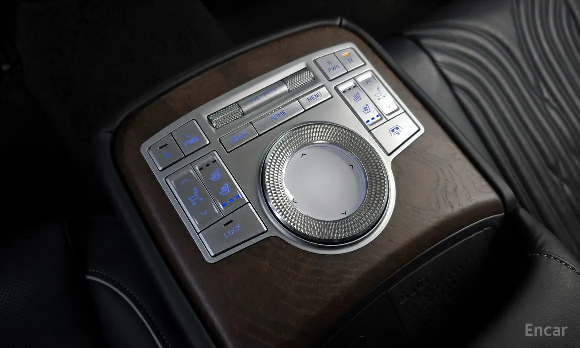 Фото 19 - Genesis G80