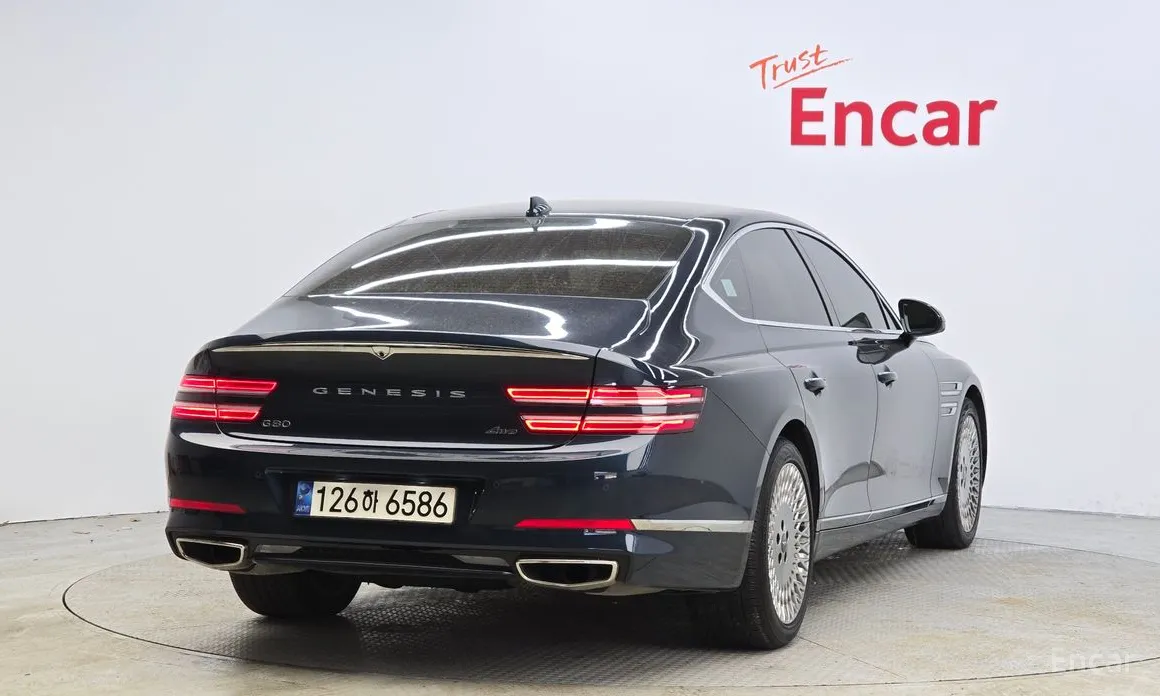 Фото 2 - Genesis G80