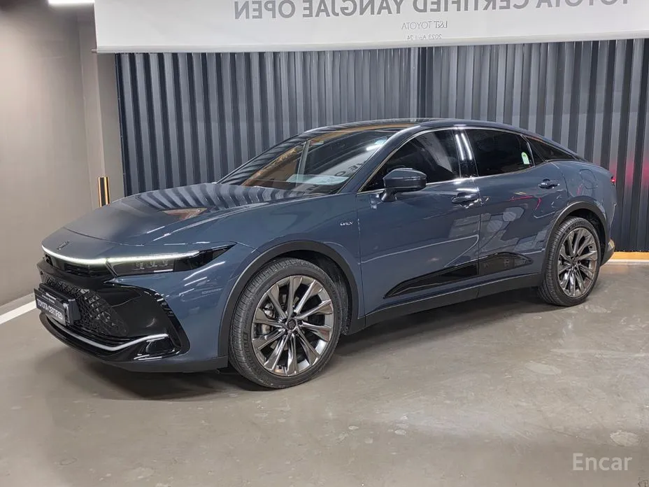 Фото 1 - Toyota Crown