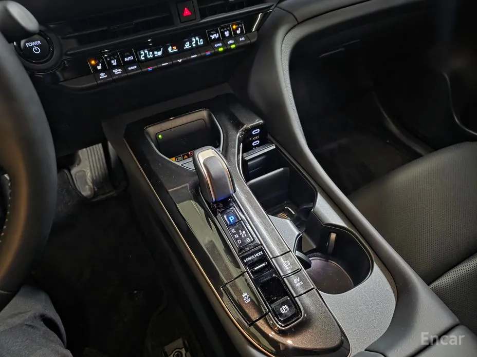 Фото 17 - Toyota Crown