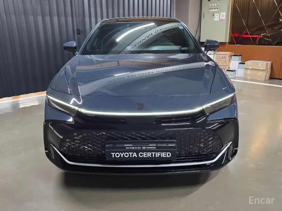 Фото 2 - Toyota Crown