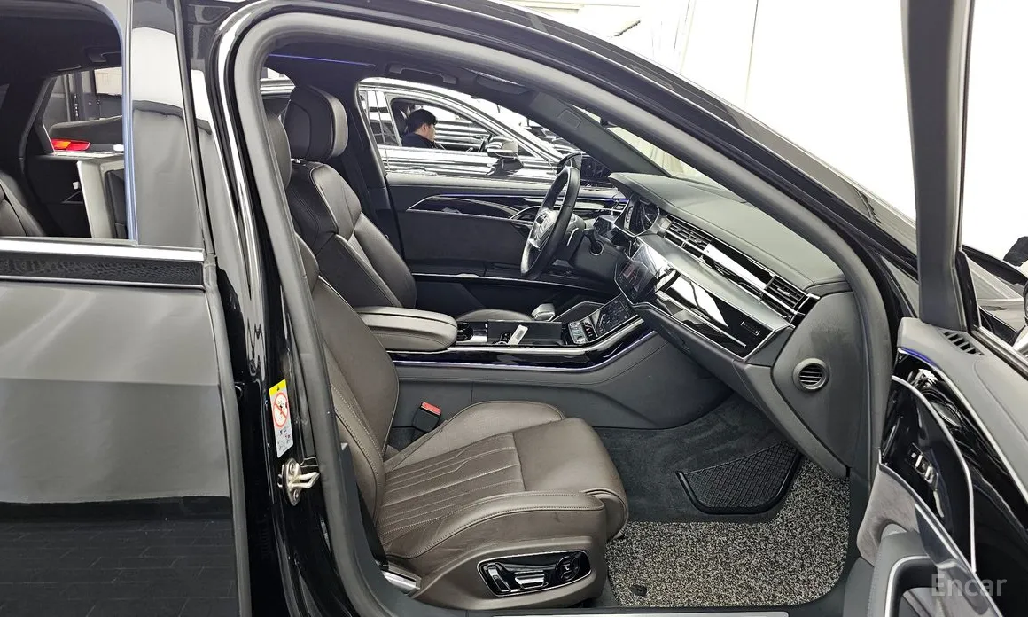 Фото 11 - Audi A8