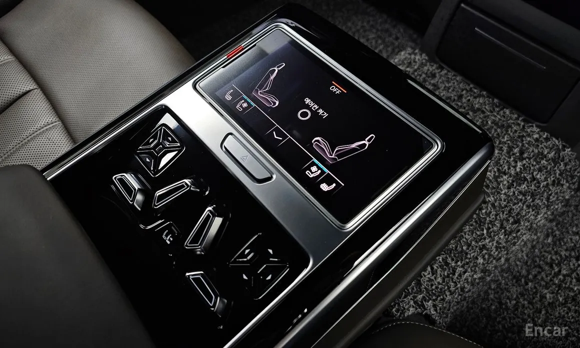 Фото 18 - Audi A8