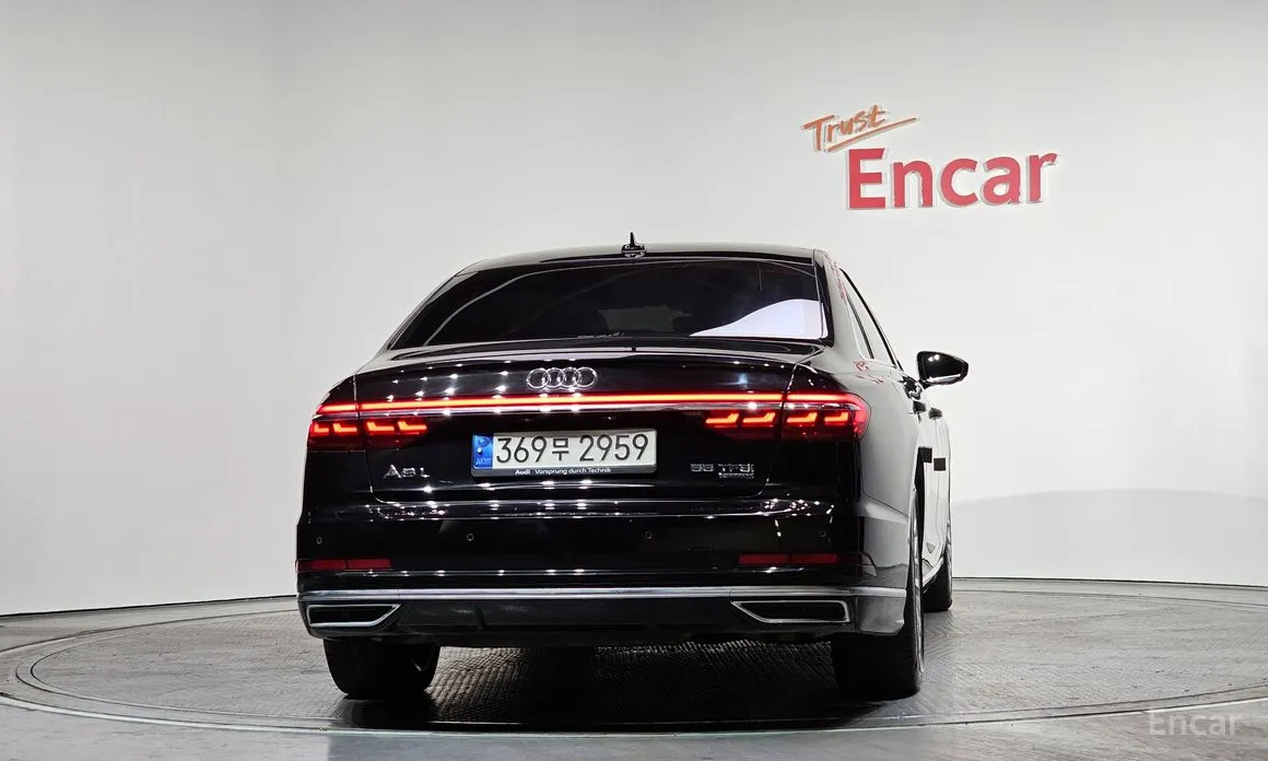 Фото 4 - Audi A8