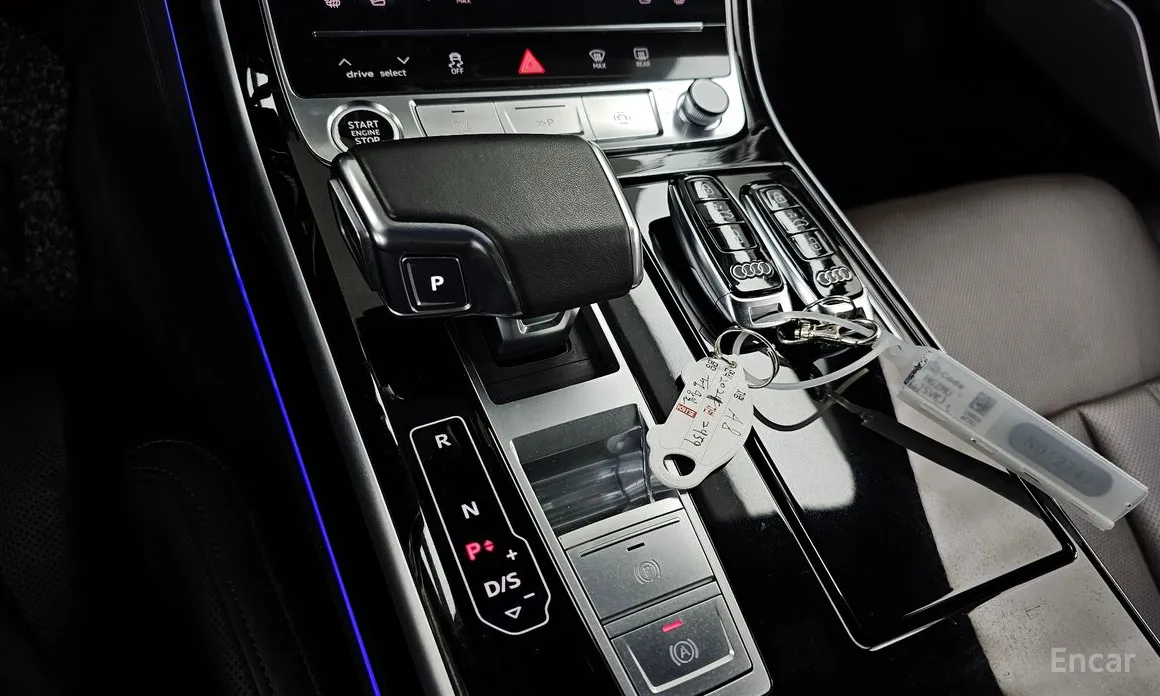 Фото 9 - Audi A8