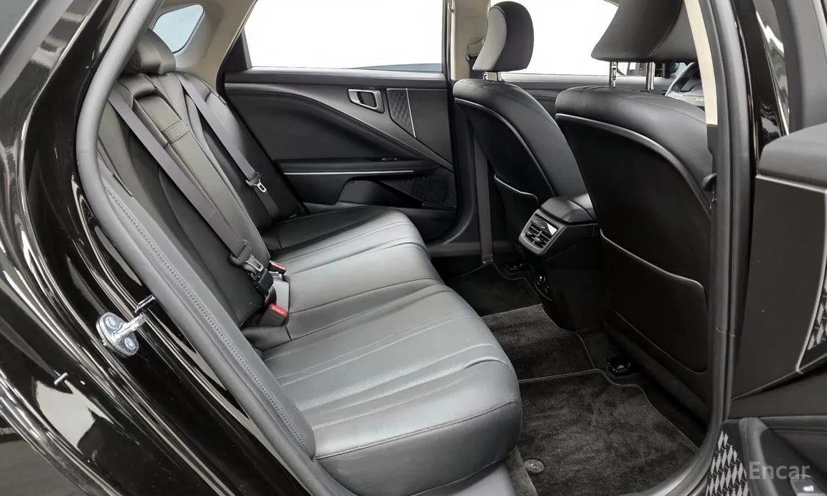 Фото 12 - Kia K8