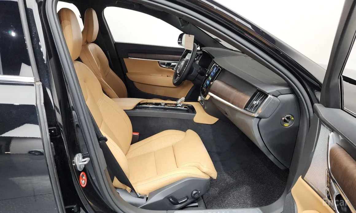 Фото 11 - Volvo S90