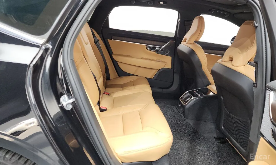 Фото 12 - Volvo S90