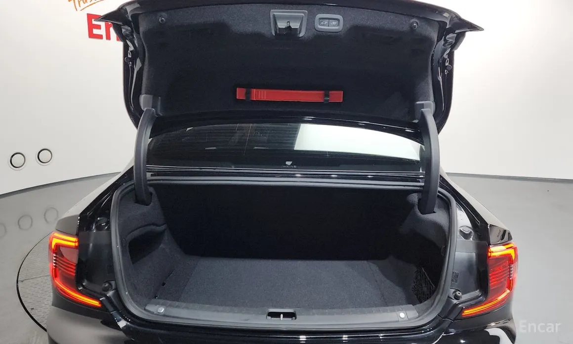 Фото 20 - Volvo S90