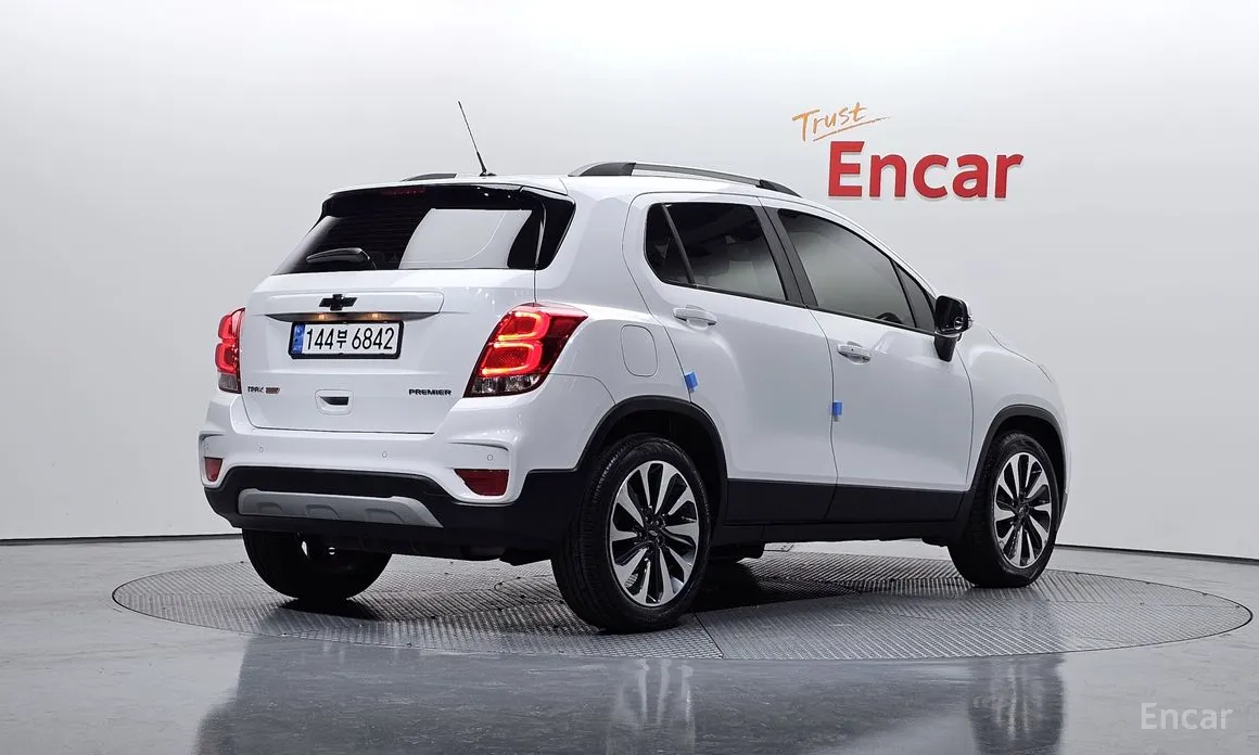 Фото 2 - Chevrolet Trax