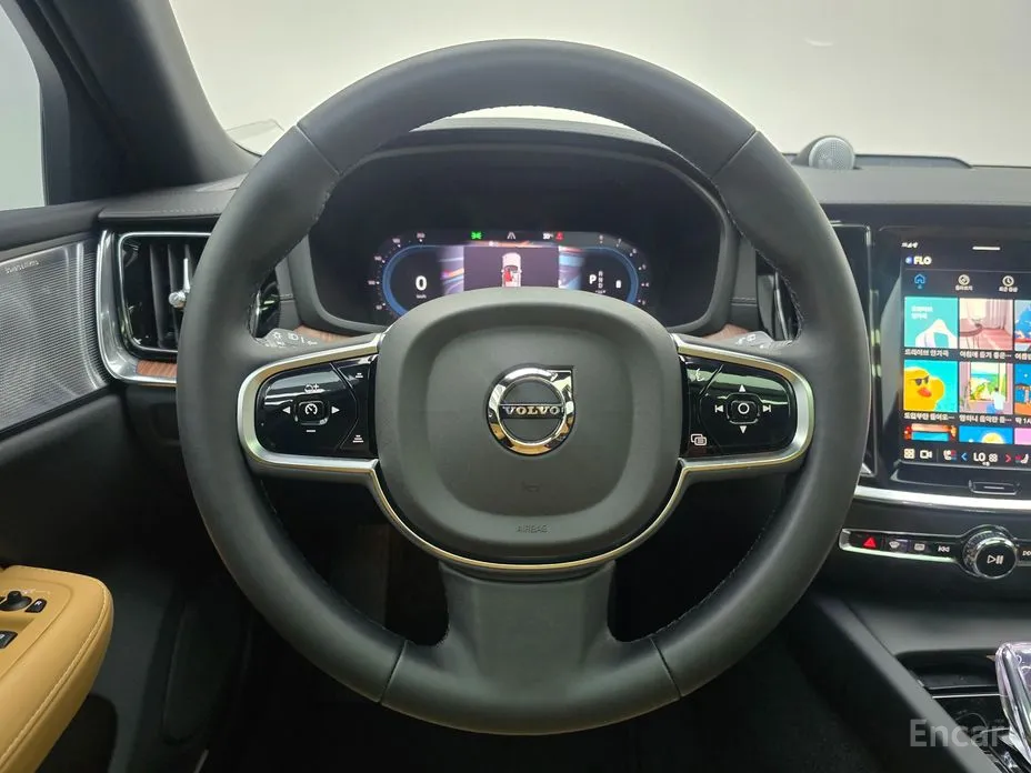 Фото 12 - Volvo V60