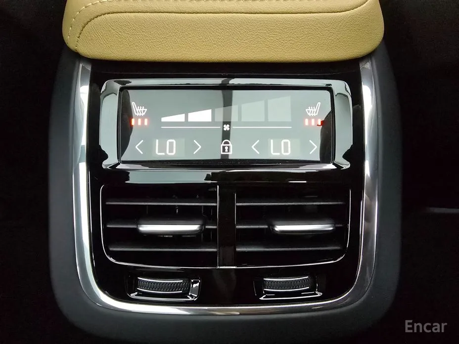 Фото 17 - Volvo V60