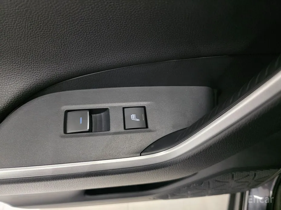 Фото 13 - Toyota RAV4