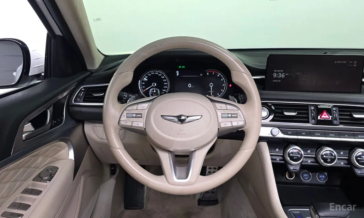 Фото 13 - Genesis G70