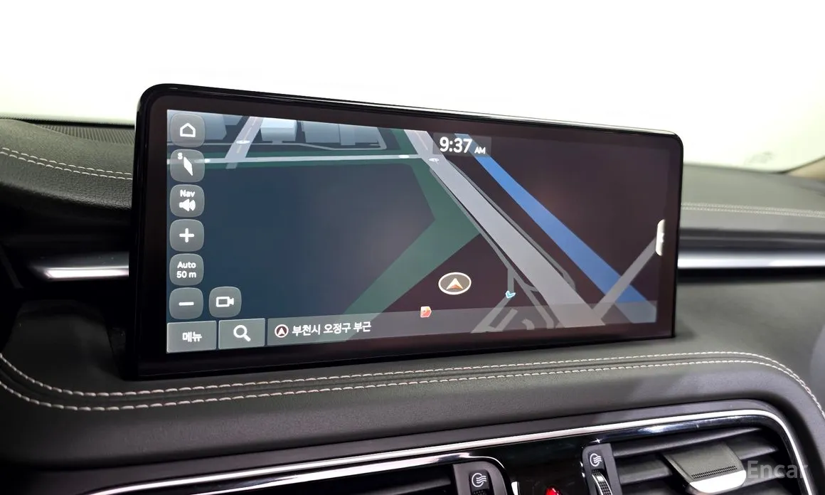 Фото 14 - Genesis G70