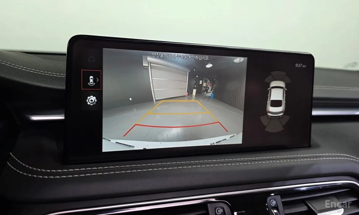 Фото 15 - Genesis G70